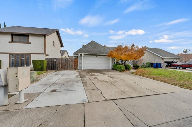 8147 Gandy Dancer Way, Sacramento, CA 95823