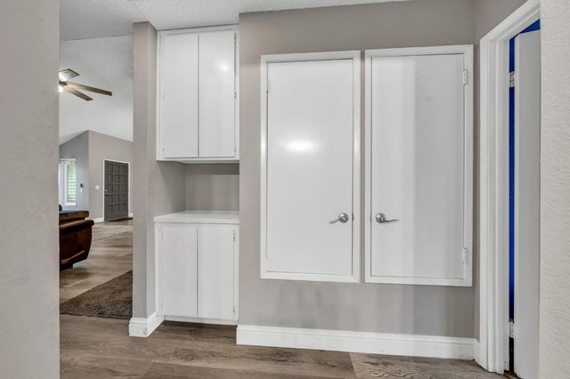 8147 Gandy Dancer Way, Sacramento, CA 95823