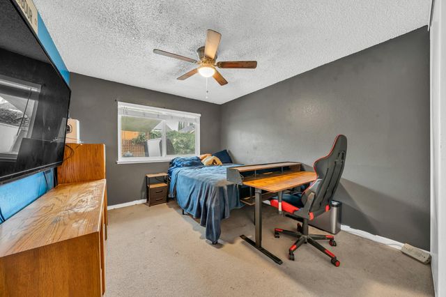 8147 Gandy Dancer Way, Sacramento, CA 95823