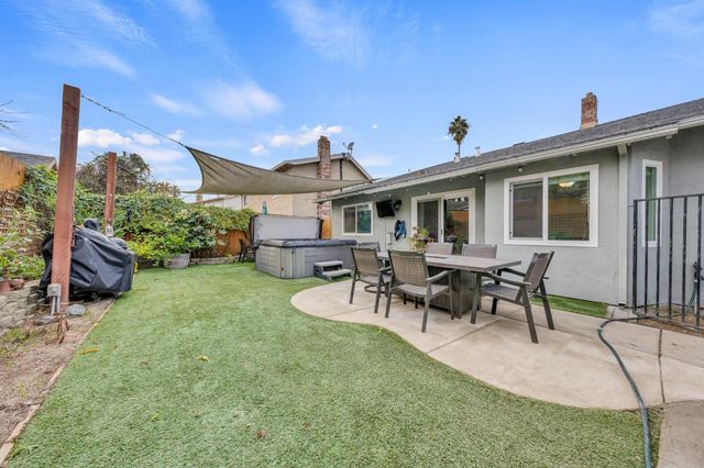 8147 Gandy Dancer Way, Sacramento, CA 95823