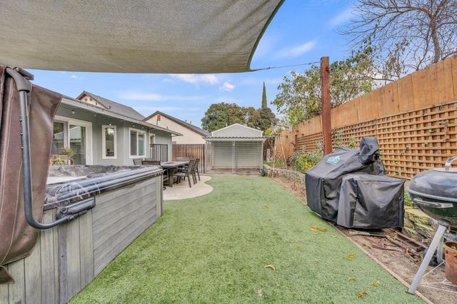 8147 Gandy Dancer Way, Sacramento, CA 95823