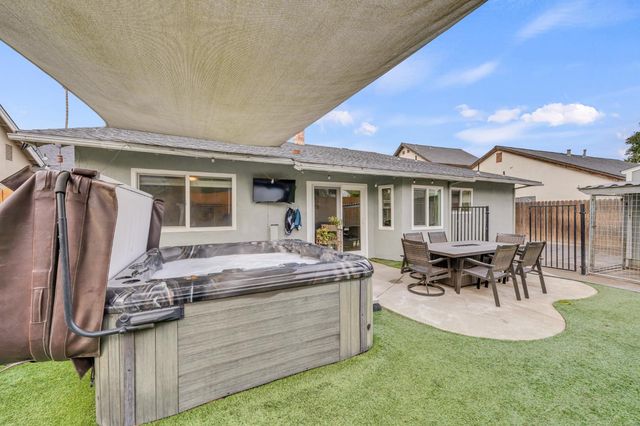 8147 Gandy Dancer Way, Sacramento, CA 95823