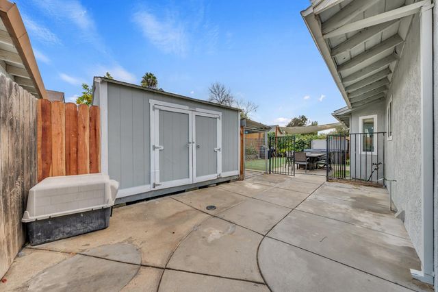 8147 Gandy Dancer Way, Sacramento, CA 95823