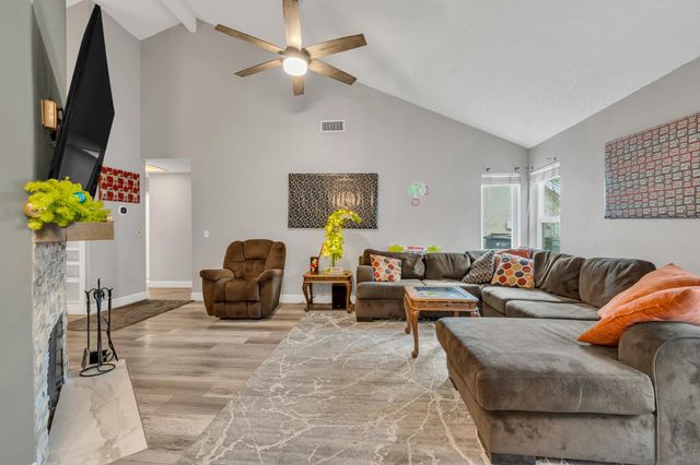 8147 Gandy Dancer Way, Sacramento, CA 95823