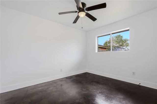 1929 Tara Dr, Corpus Christi, TX 78412