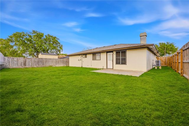 1929 Tara Dr, Corpus Christi, TX 78412