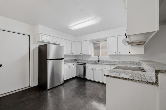 1929 Tara Dr, Corpus Christi, TX 78412