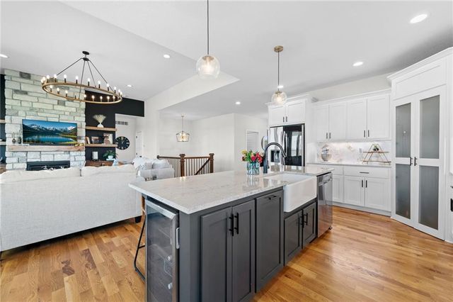 20410 N 207th Street, Tonganoxie, KS 66086
