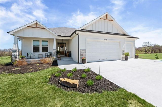 20410 N 207th Street, Tonganoxie, KS 66086