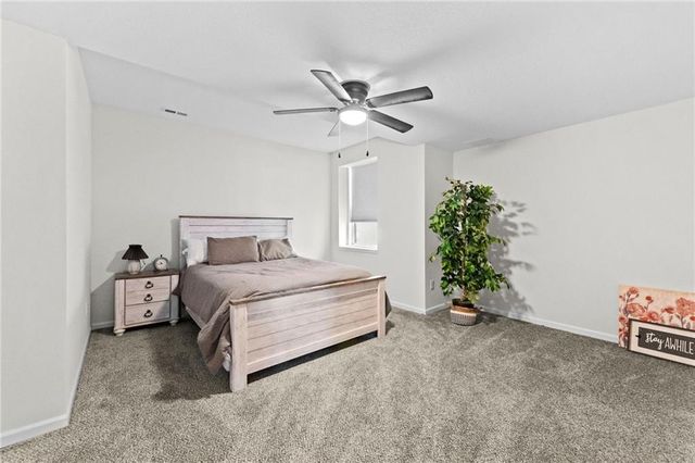 20410 N 207th Street, Tonganoxie, KS 66086