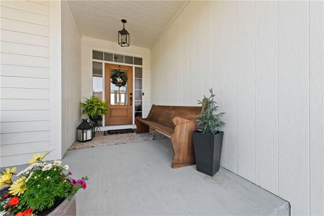 20410 N 207th Street, Tonganoxie, KS 66086