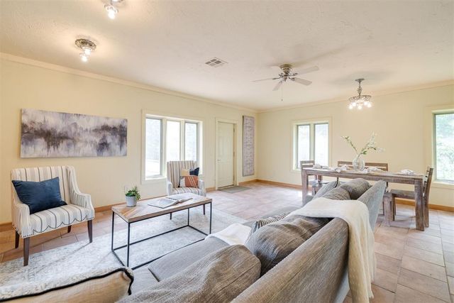 1617 Ridgeway Road, Oklahoma City, OK 73131