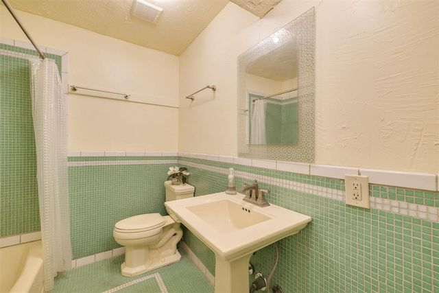 1617 Ridgeway Road, Oklahoma City, OK 73131