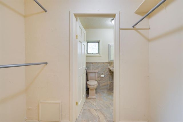 1617 Ridgeway Road, Oklahoma City, OK 73131