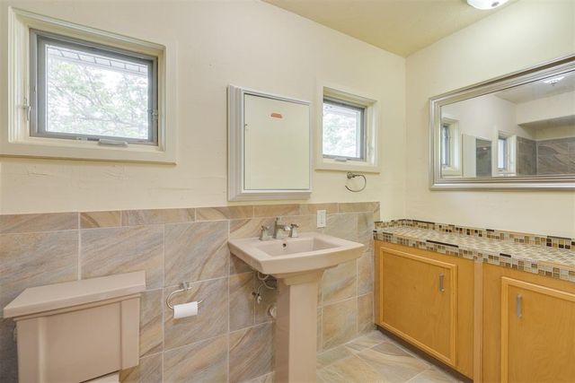 1617 Ridgeway Road, Oklahoma City, OK 73131