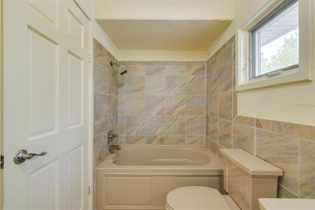 1617 Ridgeway Road, Oklahoma City, OK 73131