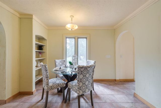 1617 Ridgeway Road, Oklahoma City, OK 73131