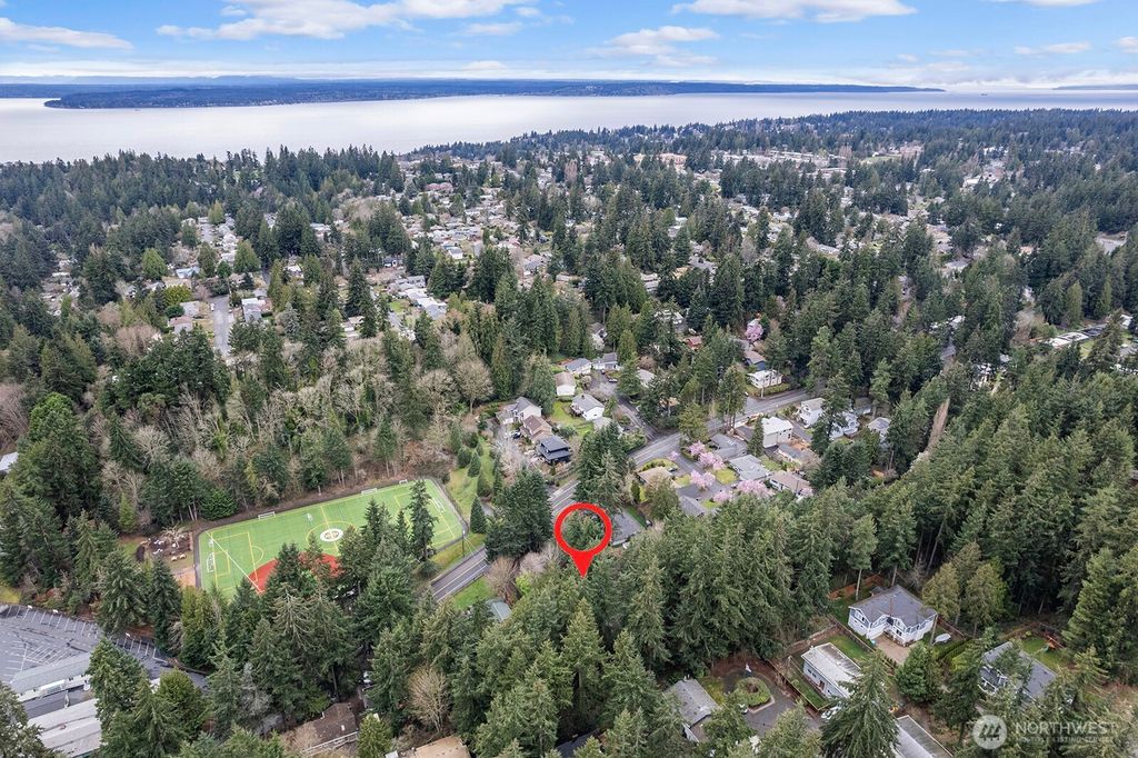 516 North 178th Court, Shoreline, WA 98133