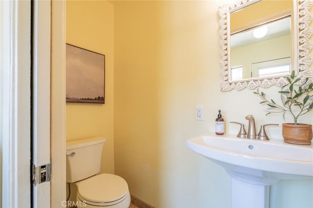 23247 Arminta St, West Hills, CA 91304