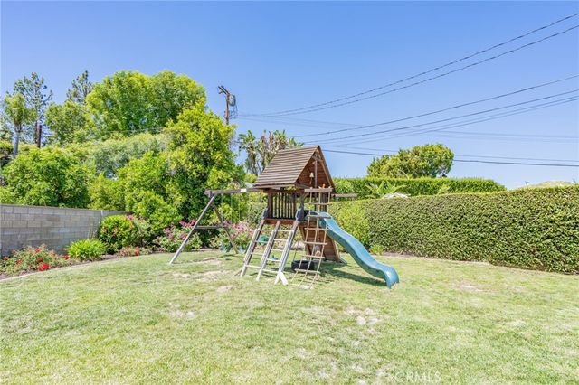 23247 Arminta St, West Hills, CA 91304