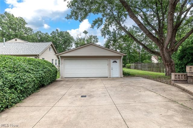 1455 Canterbury Road, Westlake, OH 44145