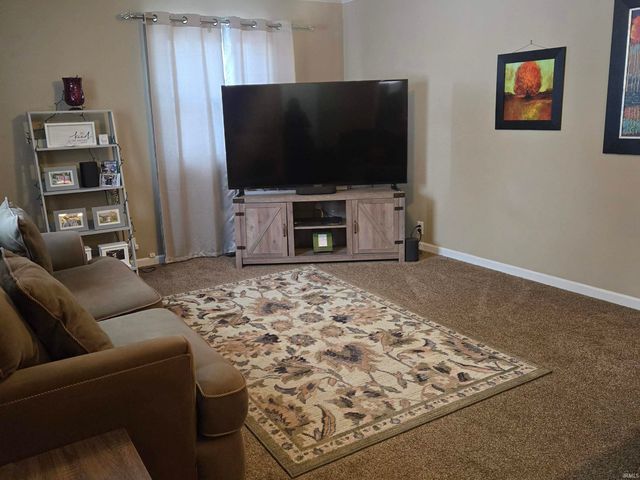 1921 Piedmont Way, South Bend, IN 46614