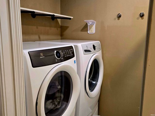 1921 Piedmont Way, South Bend, IN 46614