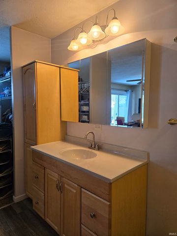 1921 Piedmont Way, South Bend, IN 46614