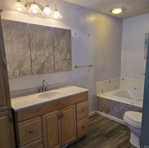 1921 Piedmont Way, South Bend, IN 46614