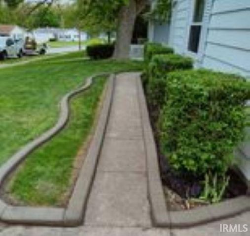 1921 Piedmont Way, South Bend, IN 46614