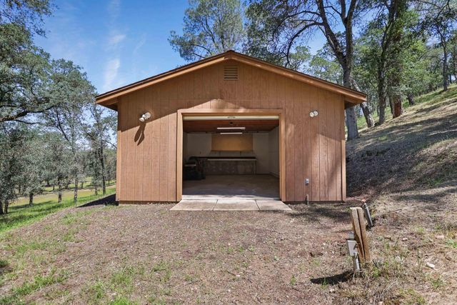 4927 Treosti Pl, Valley Springs, CA 95252