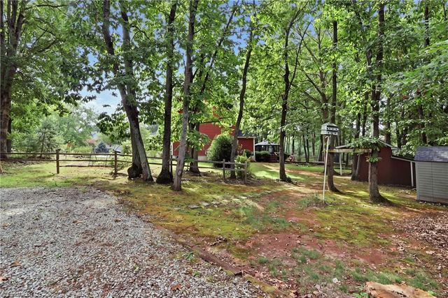 8984 Stamford Club Court, King, NC 27045