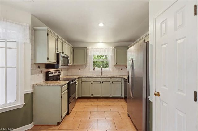 8984 Stamford Club Court, King, NC 27045