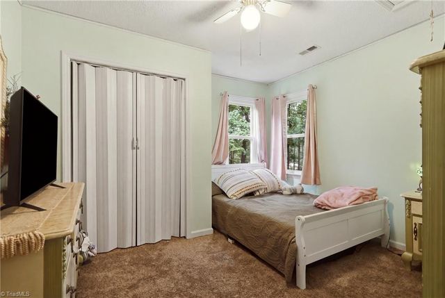 8984 Stamford Club Court, King, NC 27045