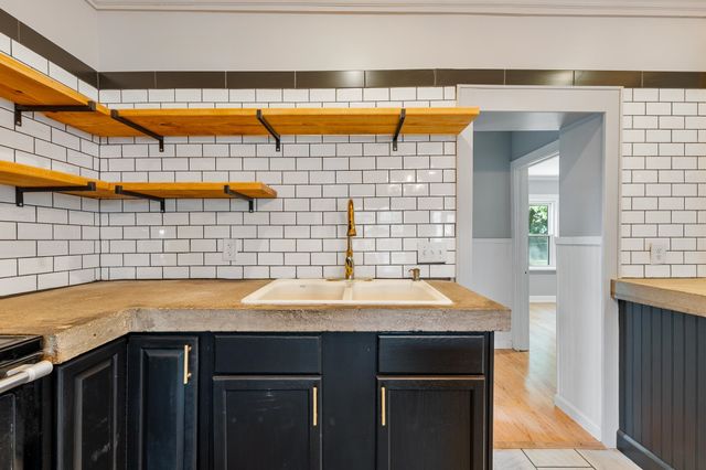 2922 Piedmont Road, Huntington, WV 25704