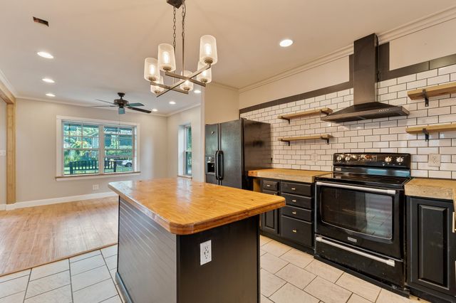 2922 Piedmont Road, Huntington, WV 25704