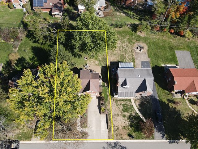 633 Moreland Dr, Mt Lebanon, PA 15243