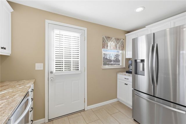 633 Moreland Dr, Mt Lebanon, PA 15243