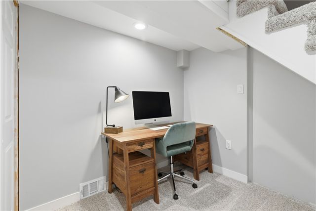 633 Moreland Dr, Mt Lebanon, PA 15243