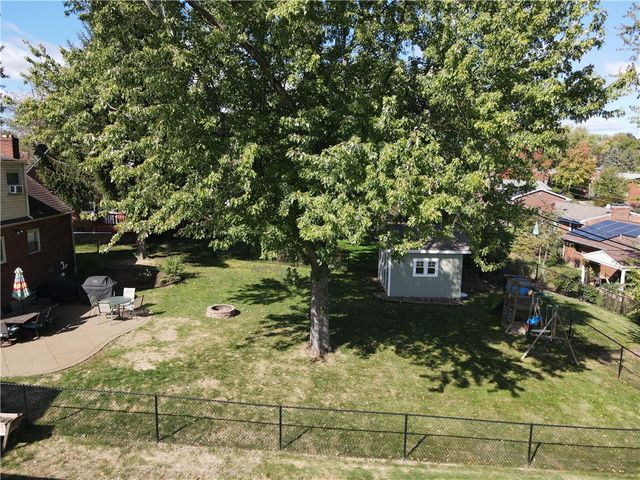 633 Moreland Dr, Mt Lebanon, PA 15243