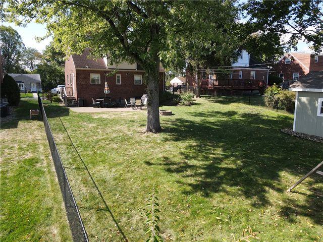 633 Moreland Dr, Mt Lebanon, PA 15243