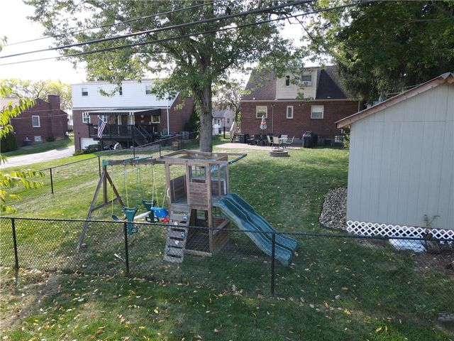 633 Moreland Dr, Mt Lebanon, PA 15243