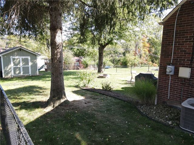 633 Moreland Dr, Mt Lebanon, PA 15243