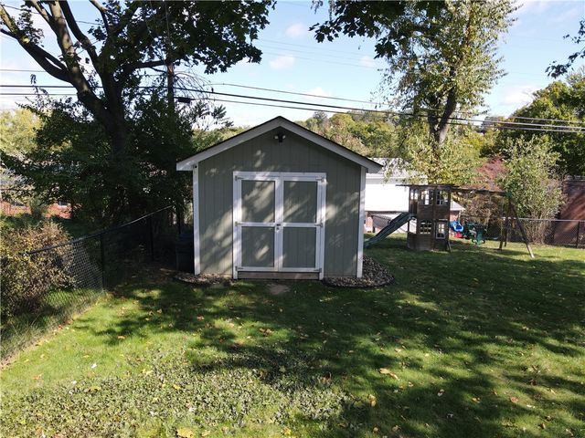 633 Moreland Dr, Mt Lebanon, PA 15243