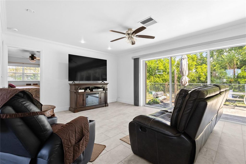 Image 18 of property listing at 21459 HIGGS DRIVE, Port Charlotte, FL 33952