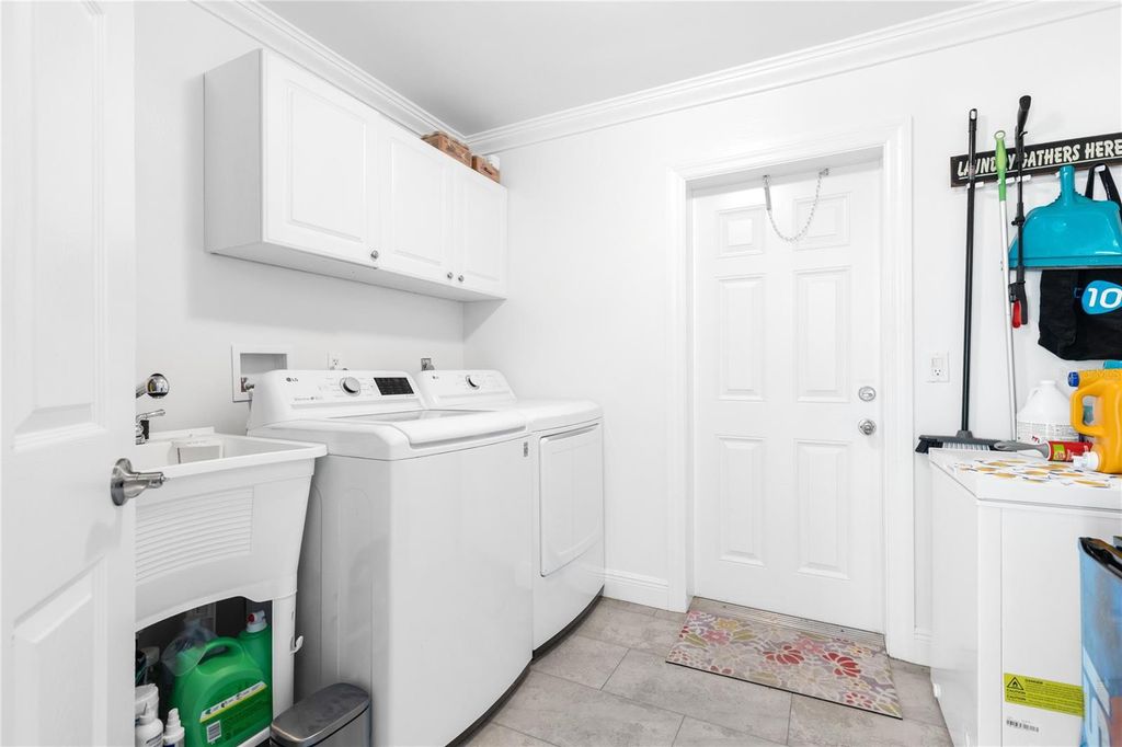 Image 25 of property listing at 21459 HIGGS DRIVE, Port Charlotte, FL 33952