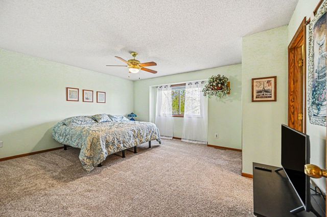 15400 Darjeeling Path, Rosemount, MN 55068