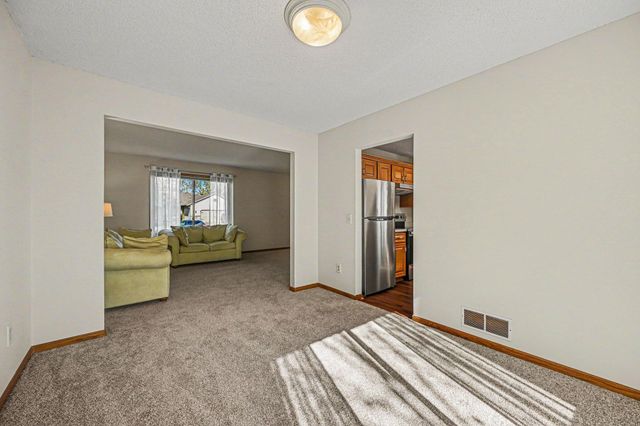 15400 Darjeeling Path, Rosemount, MN 55068