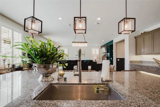 18930 Carranza Lane, Saugus, CA 91350
