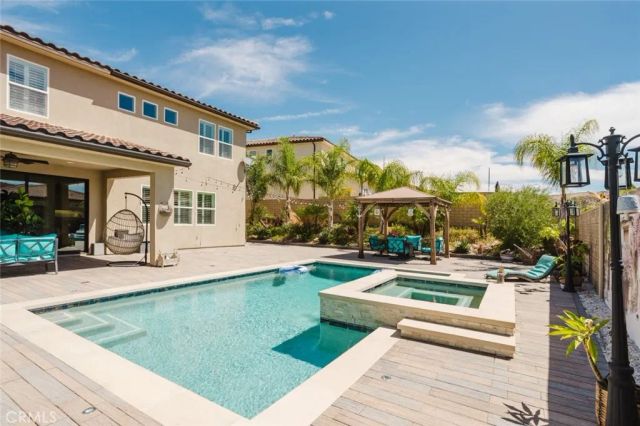 18930 Carranza Lane, Saugus, CA 91350